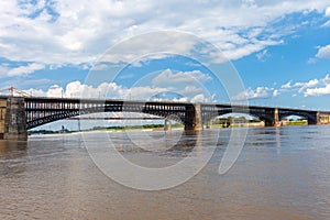 The historic Eads Bridge over the Mississippi River connecting t