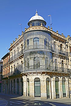Historic Edificio de Domingo Borrego in Salamanca photo