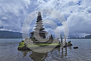 Historic floating tample here in Bratan lake has a unique and beautiful archiectural design