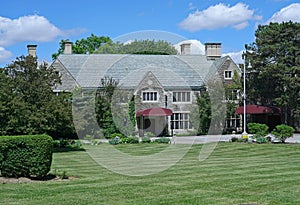 Historic mansion donated to a hospital