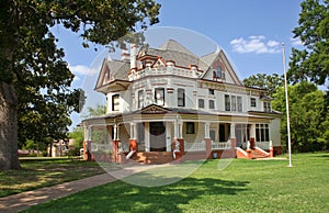 Historic Mansion in Rural Small Town, East Texas