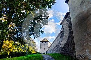 Getting inside of an old castle - finding the entrance