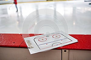 Hockey board with trainer tactic ice rink table