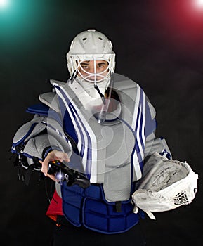 Hockey goalie invites you to play esports.Electronic sports are popular.