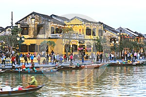 Hoi An ancient town at dusk