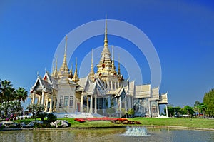 The Holly Temple â€œWat Luang Phor Torâ€ The Most famous Temple