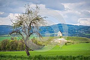 Svätý kríž baroková kaplnka na vrchu Sivá Brada