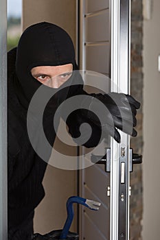 Home burglar