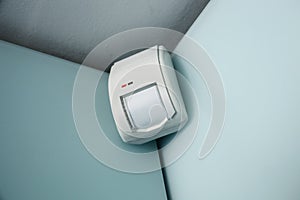 Home burglar alarm sensor