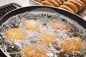 Home cooking croquettes, cooking, frying