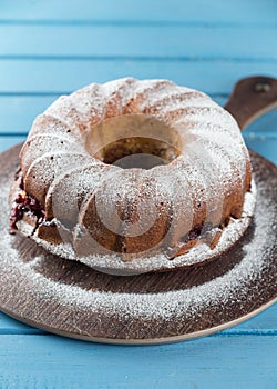 Bundt cake with icing sugar