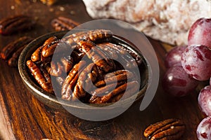 Homemade Candied Pecans with Cinnamon