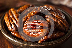 Homemade Candied Pecans with Cinnamon