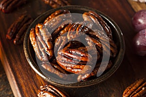 Homemade Candied Pecans with Cinnamon