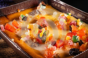 Homemade cheesecake with dried fruit