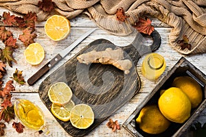 Home remedy for colds from lemon, honey and ginger