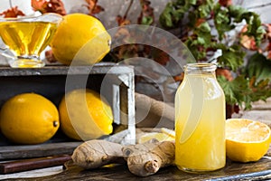 Home remedy for colds from lemon, honey and ginger