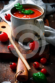 Homemade MARINARA SAUCEin the metal jar