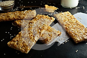 Homemade Protein Bars with Puffed Rice and Oats