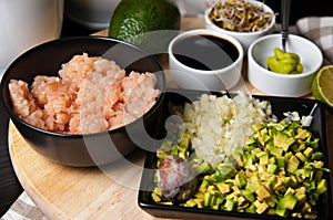 Homemade raw salmon tartar