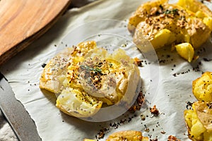 Homemade Smashed Potatoes with Garlic