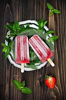 Homemade strawberry mint - ice pops - popsicles - paletas.