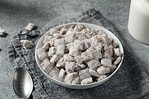 Homemade Sweet Muddy Buddy Puppy Chow