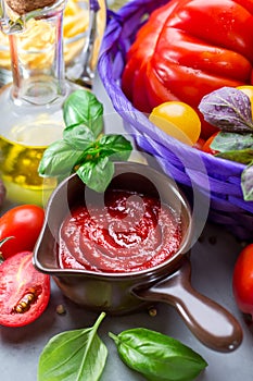 Homemade tomato sauce