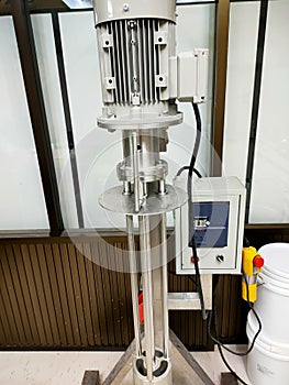 Homogenizer mixer is a machine that is popularly used in the production of skin creams and cosmetics