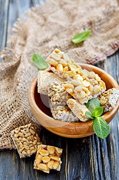 Honey bars made of peanuts, sesame and sunflower seeds.