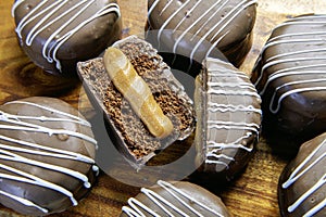 Honey bread filled with dulce de leche