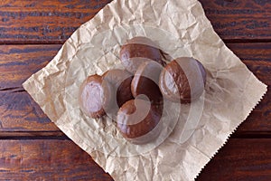 Honey bread - pao de mel - is a sweet of European origin, made with honey, wheat flour, chocolate, butter, spices and eggs, bathed