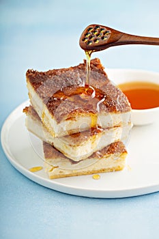 Honey cheesecake bars