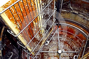 Honey extractor with honeycombs