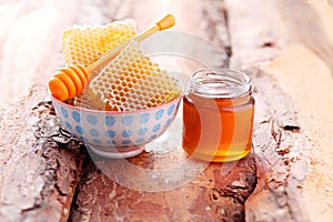Honey with honey comb