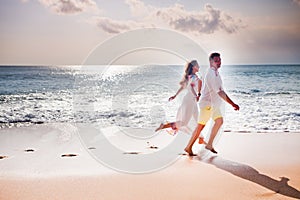 Honeymooners couple just married photo