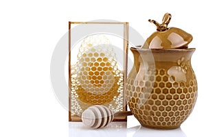 Honeypot and spoon for honey