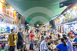 HONG KONG - Temple Street: Mongkok night market