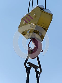 Hook elevating crane