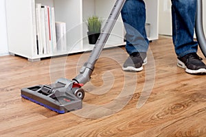 Hoovering a parquet