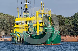 HOPPER DREDGER