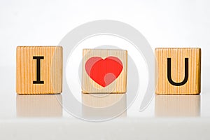 Horisontal wooden cubes with i love you message