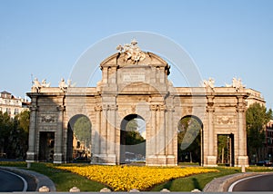 Horizontal AlcalÃ¡ Gate in the morning