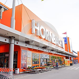 Hornbach entrance
