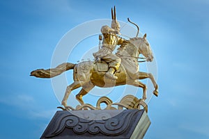 Horsemen sculpture with a bow