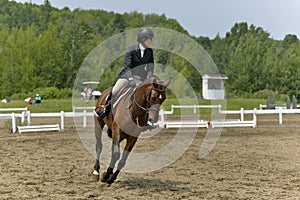 Horsewoman of obstacle in preparation