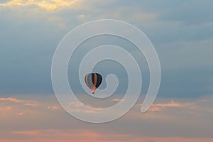 Hot air balloon over the Serengeti National Park in Tanzania