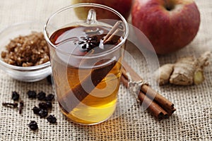 Hot apple punch