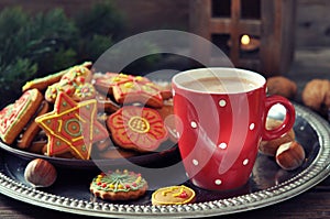 Hot chocolate with ginger cookies