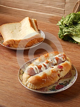 Hot dog and toast breakfast
